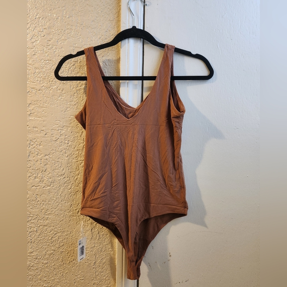 NWT- aerie SMOOTHEZ Plunge Bodysuit - Picture 4 of 9